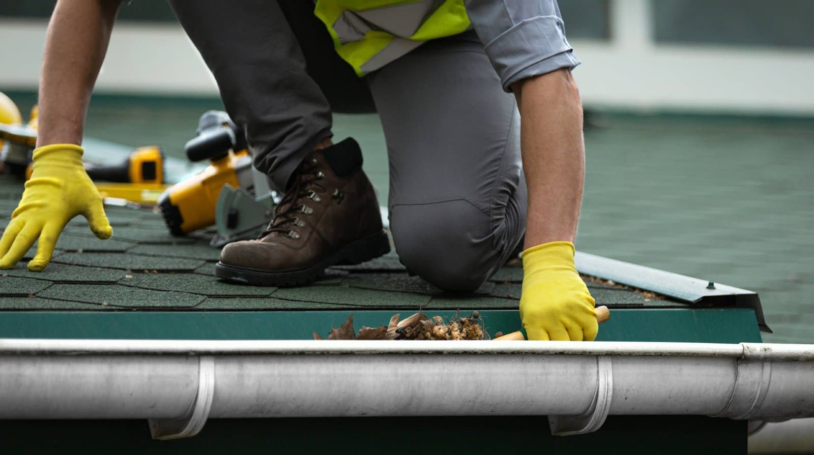 Gutter cleaning service in Wilmington, NC
